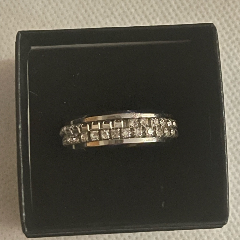 Ring Iced-Out - Picture 3 of 5